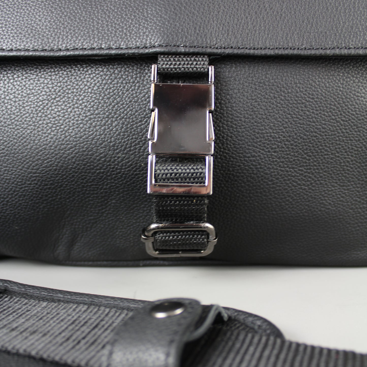 LeatherCo Black Leather Laptop Messenger Bag With Gunmetal Zip