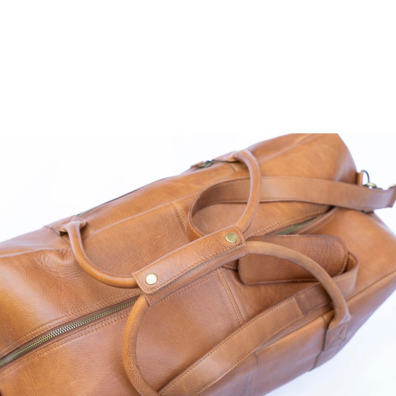 Men's Leather Travel Overnight Bag In Walnut