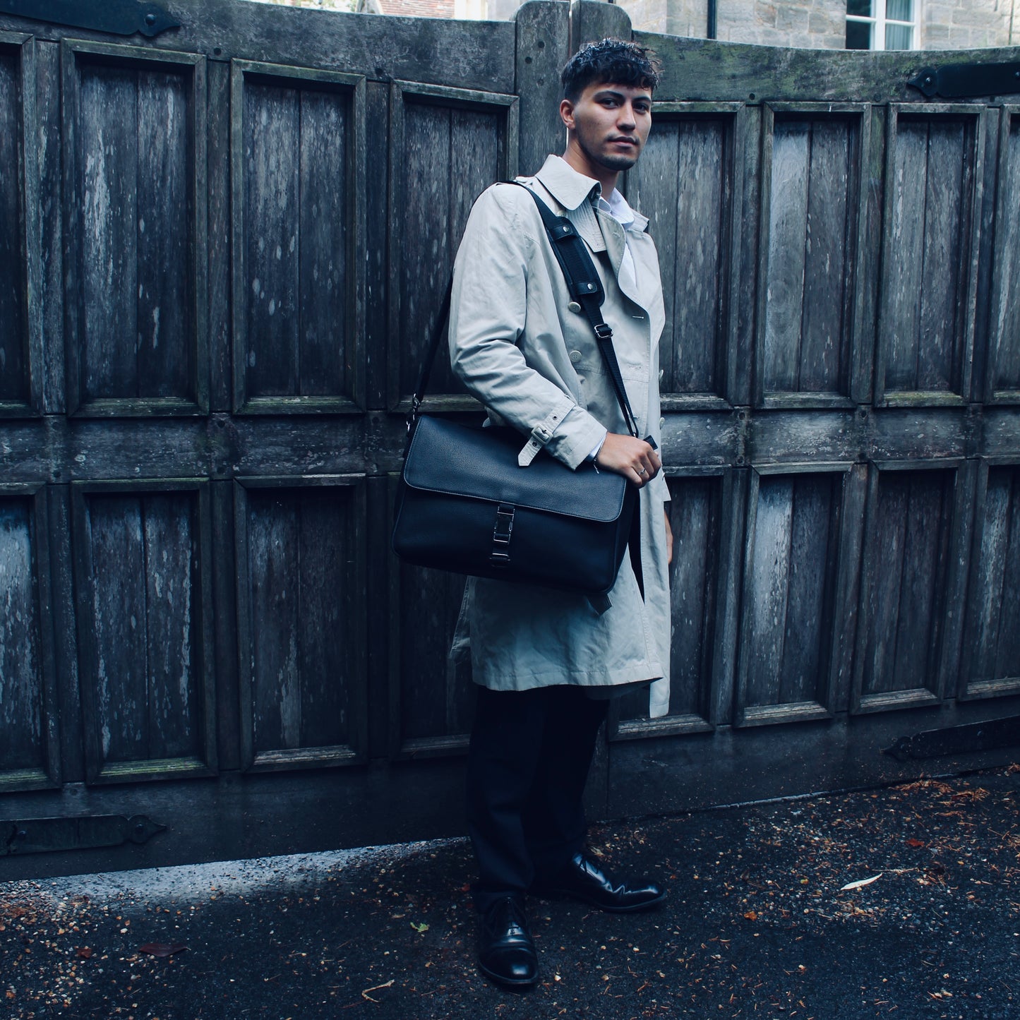 LeatherCo Black Leather Laptop Messenger Bag With Gunmetal Zip