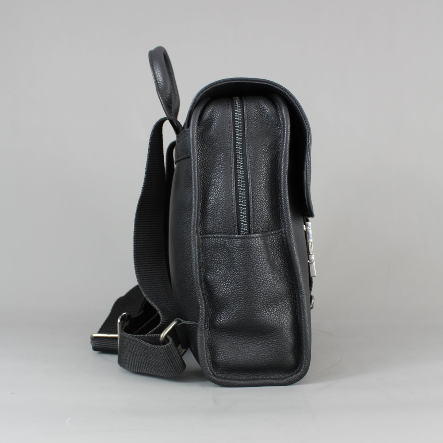 LeatherCo Black Leather Day Backpack With Gunmetal Zip