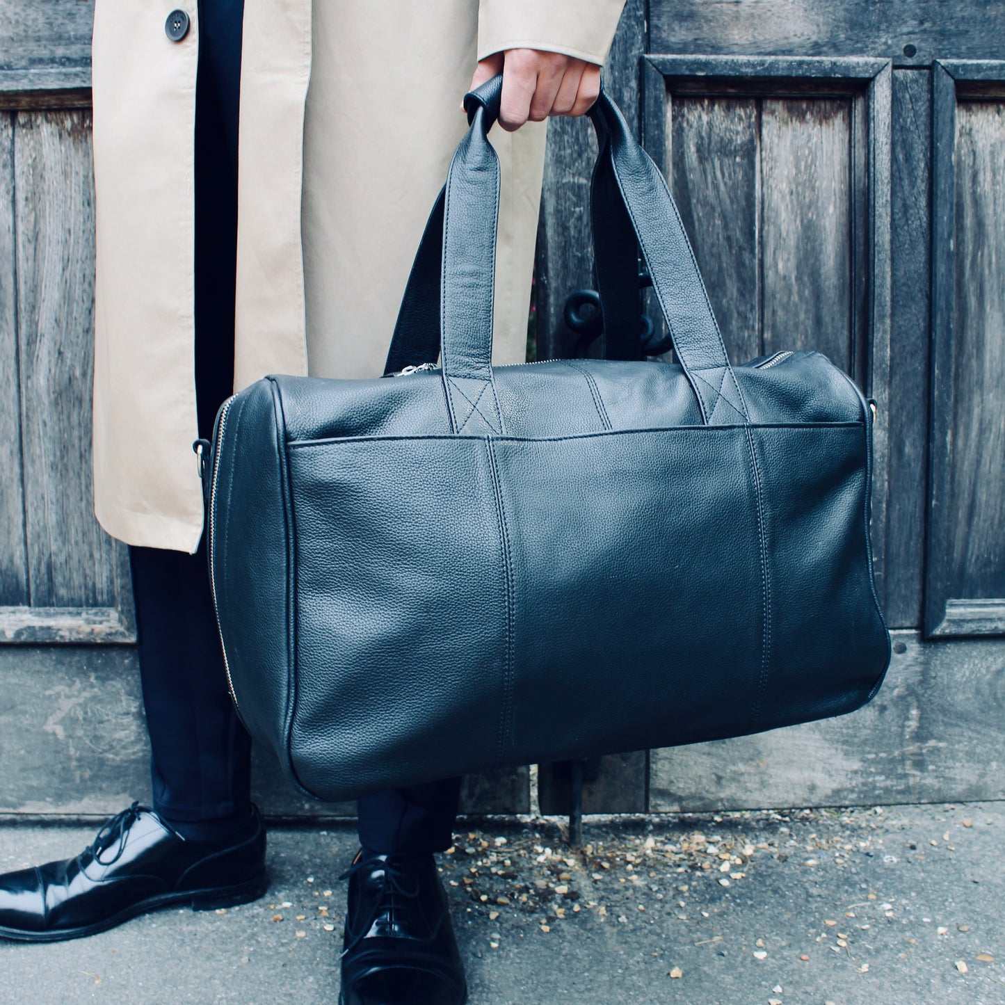 LeatherCo Black Leather Wide Opening Weekend Bag With Gunmetal Zip