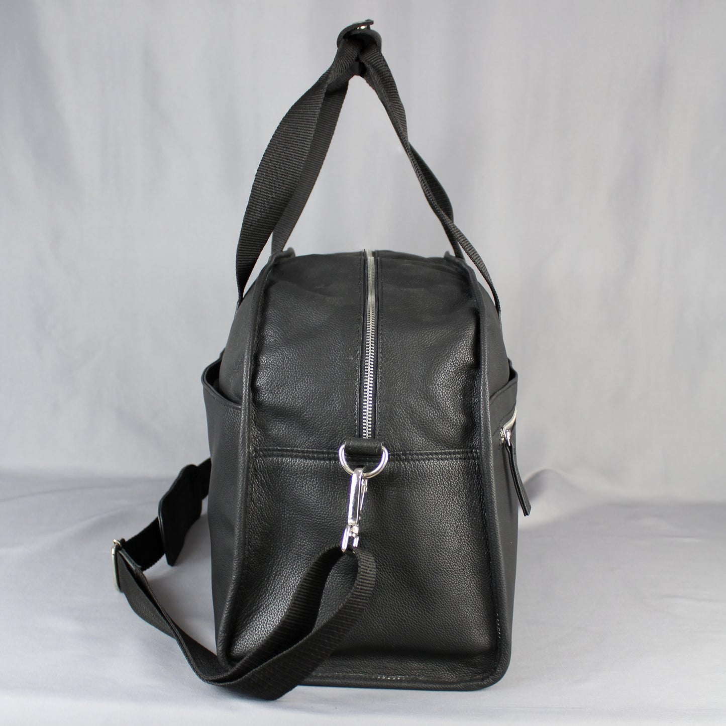 LeatherCo Black Leather Laptop Weekend Bag With Gunmetal Zip