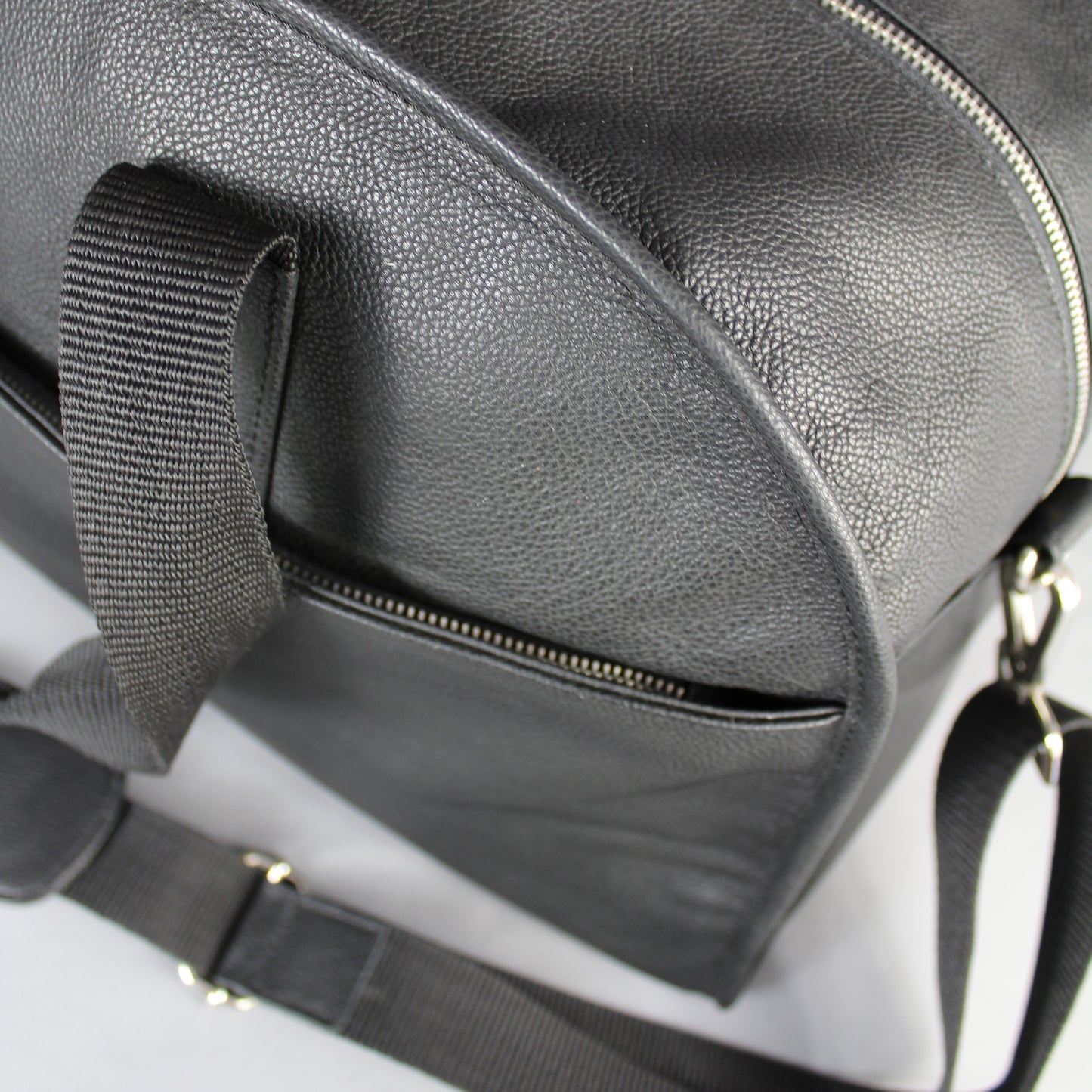 LeatherCo Black Leather Laptop Weekend Bag With Gunmetal Zip